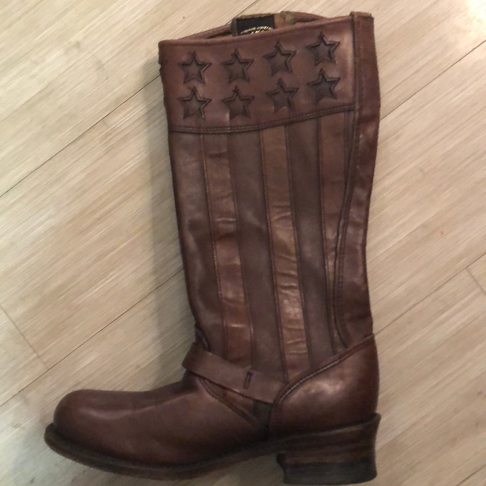 Frye Americana Anniversary Edition - Picture 2 of 16